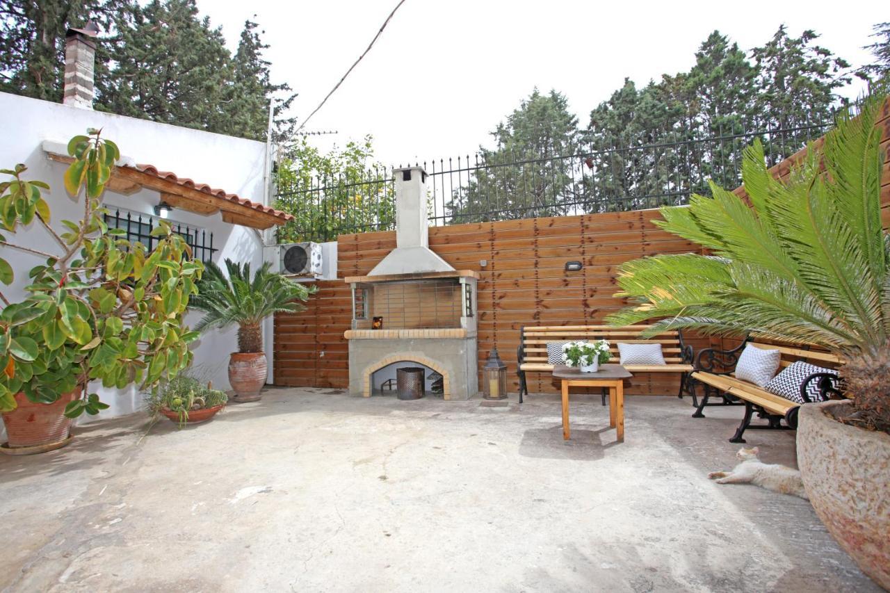 House Near The Athens Airport, Spata. Εξωτερικό φωτογραφία